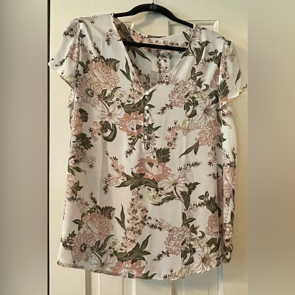NEW | LOFT | Bouquet Buttoned Petal Sleeve Floral Blouse | Size L
